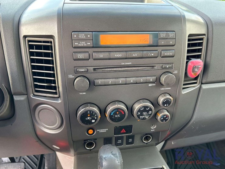 2004-nissan-armada-image-18