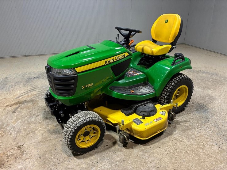 john-deere-x738-image-2
