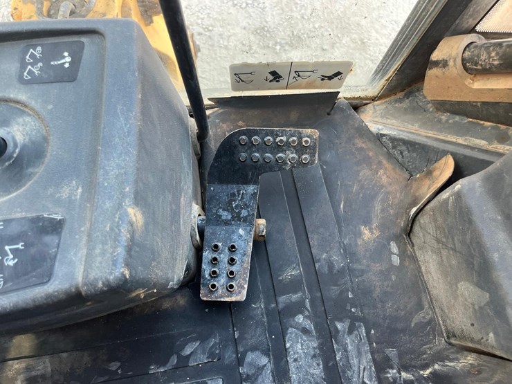 deere-410g-image-46