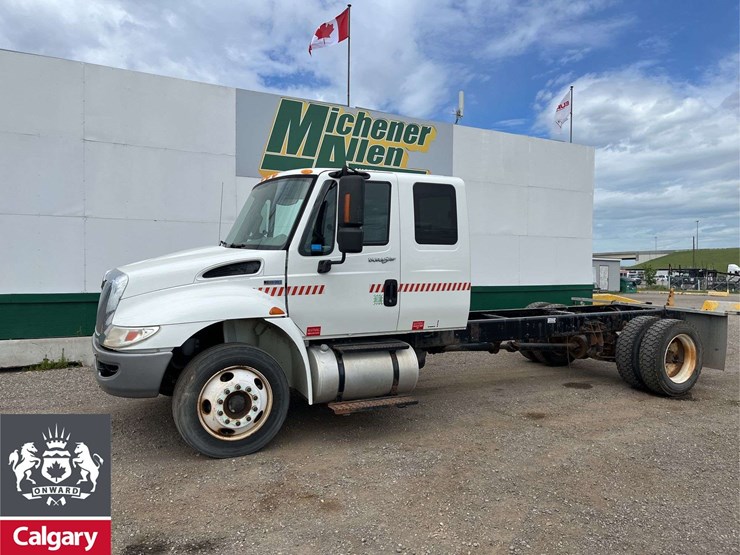 2011-international-durastar-4300-image-2