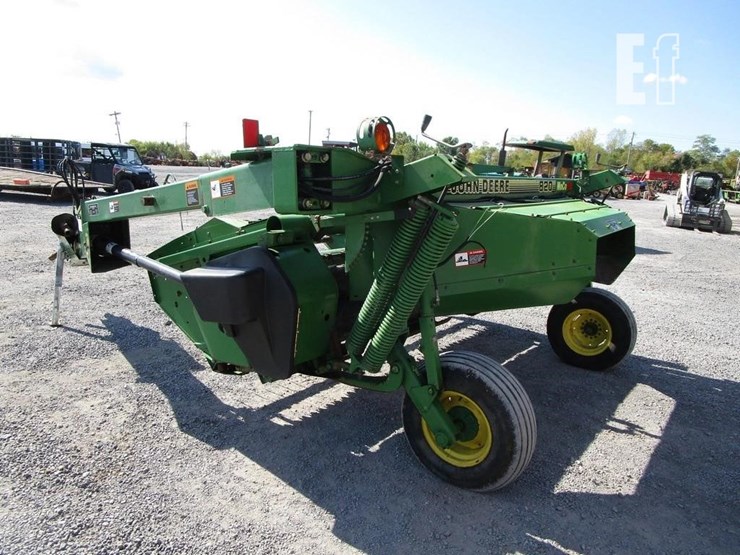 john-deere-820-image-9