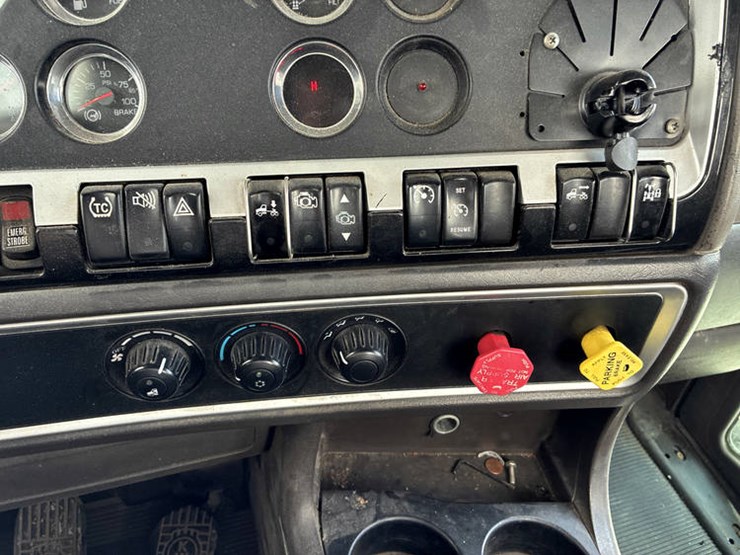 caterpillar-c13-image-76