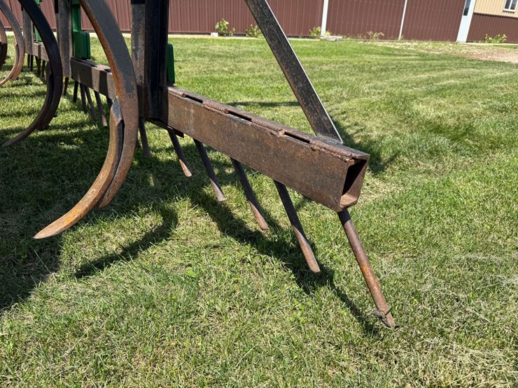 2011-john-deere-2410-image-38