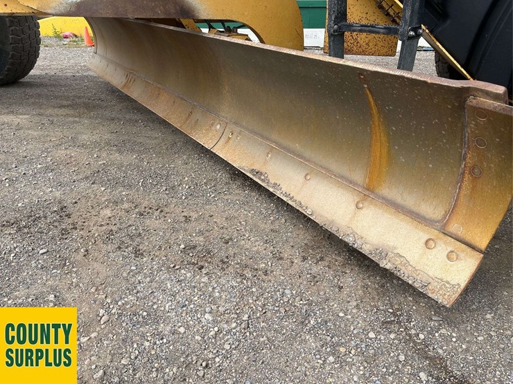 2015-caterpillar-14m-image-10
