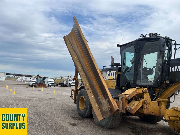2015-caterpillar-14m-image-18