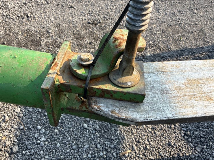 john-deere-27-image-10