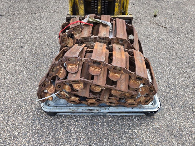 (2)-steel-skidsteer-tracks.-removed-from-2004-case-xt70,-very-little-use-image-2