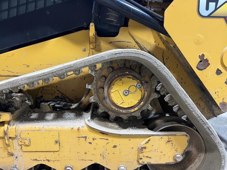2021-caterpillar-259d3-image-14