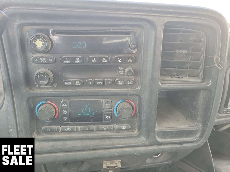 2006-gmc-sierra-3500-image-24