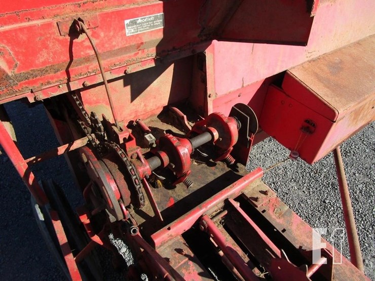 massey-ferguson-120-image-6