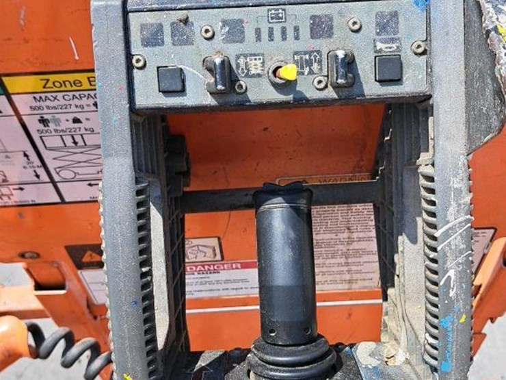 2016-jlg-2632es-image-19