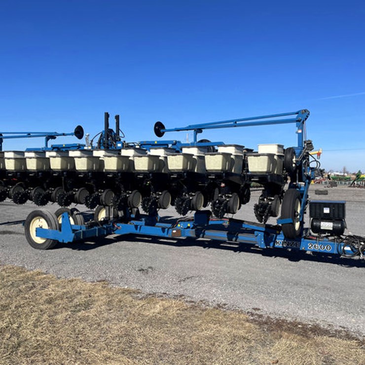 1998 KINZE 2600