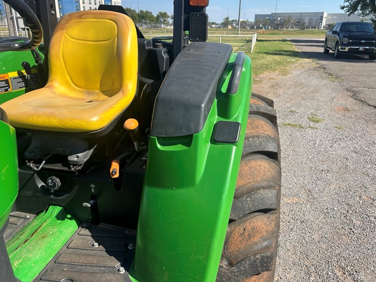 john-deere-4066m-image-8