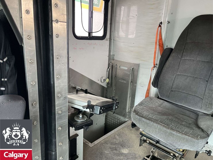 2012-international-durastar-4300-image-13