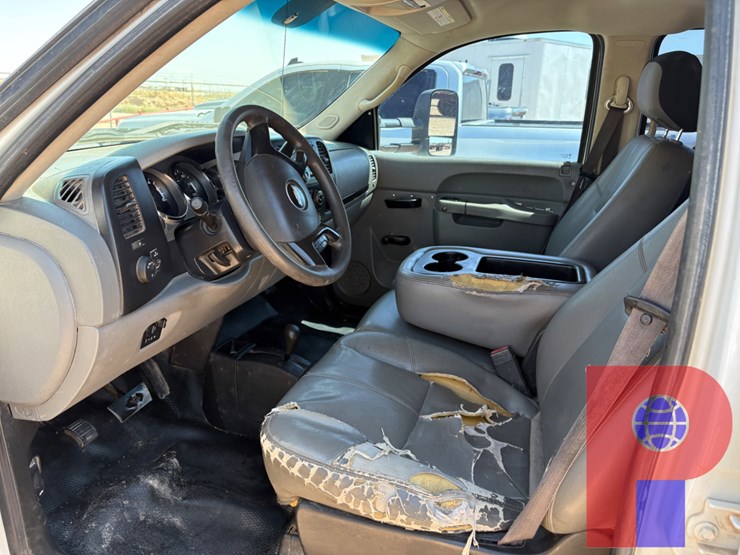 2012-chevrolet-silverado-3500hd-image-6