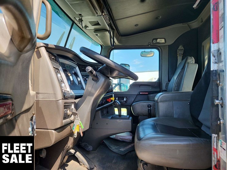 2014-kenworth-t660-image-10