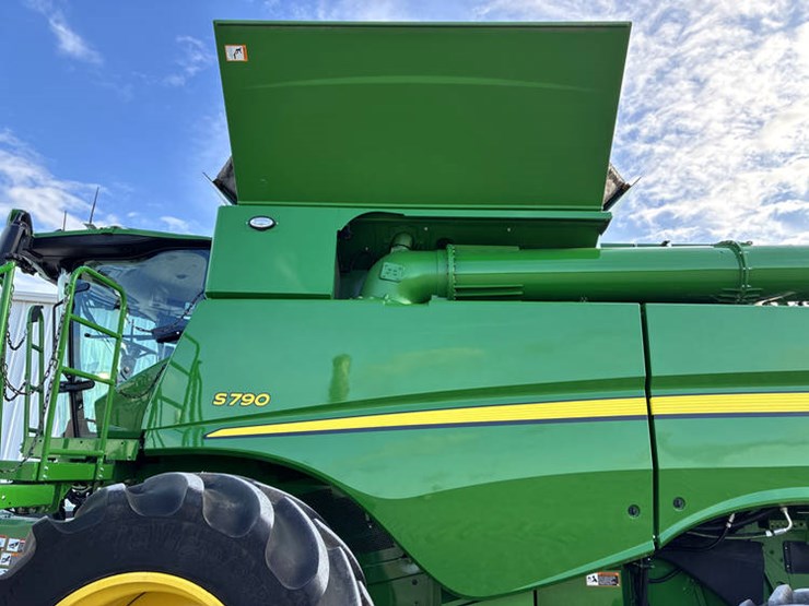 2024-john-deere-s790-image-29