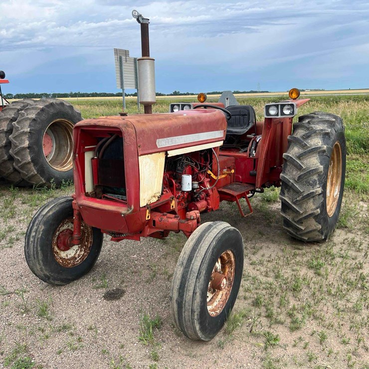 INTERNATIONAL 674