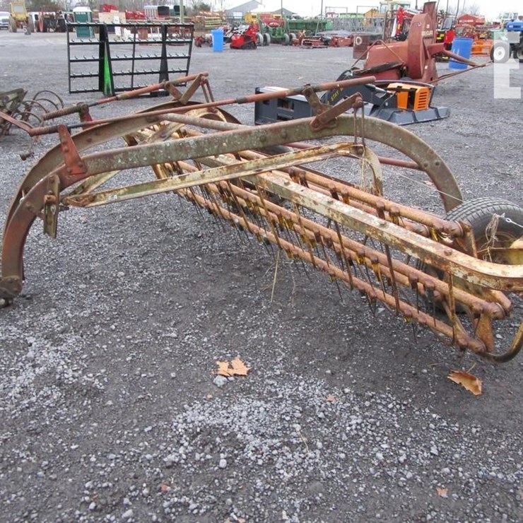 NEW HOLLAND 56