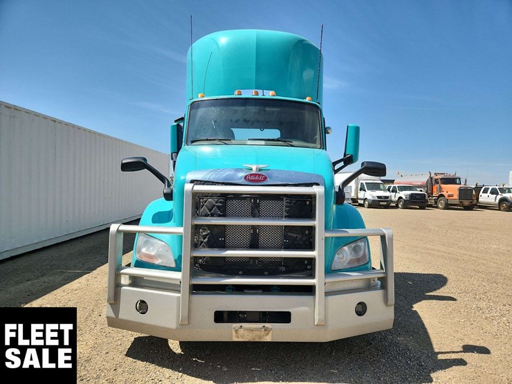 2019-peterbilt-579-image-6
