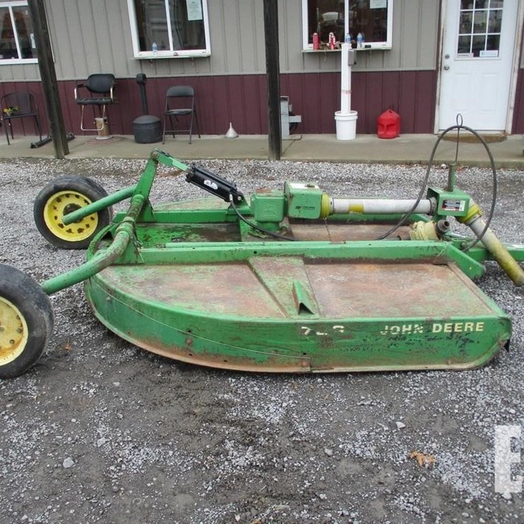 JOHN DEERE 709