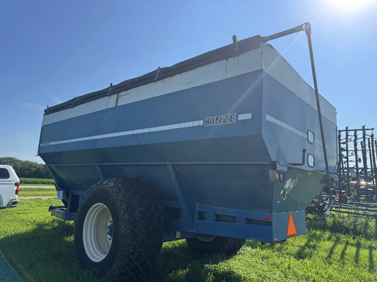 1997-kinze-840-image-12