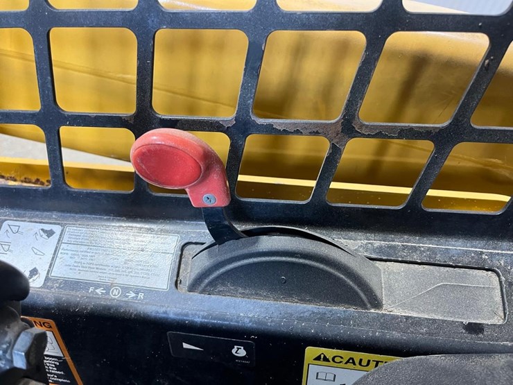 john-deere-317-image-23