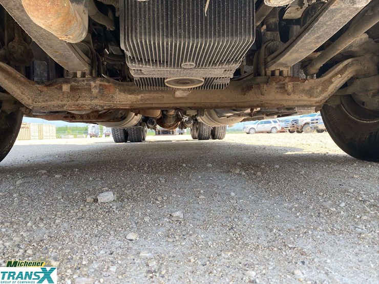 2019-peterbilt-579-image-14