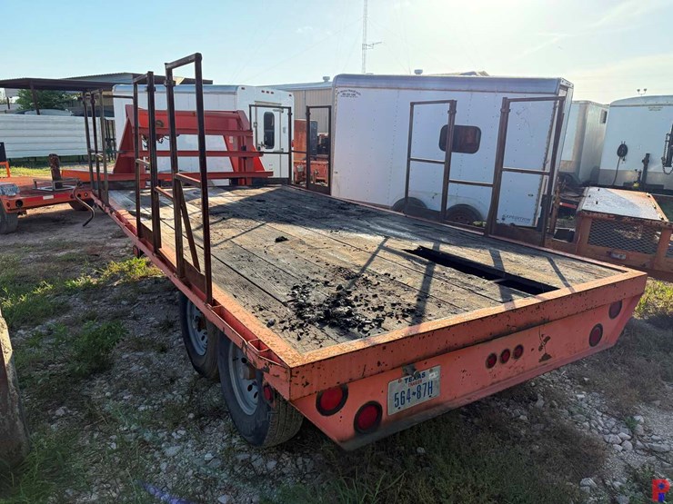 2011-centex-trailers-16’-x-102”-t/a-sgl.-whl.-flatbed-gooseneck-trailer-image-4