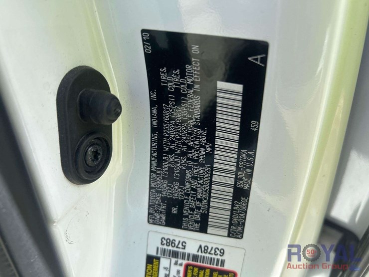 2011-toyota-sienna-image-5