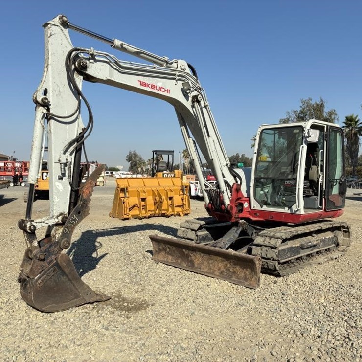 2017 TAKEUCHI TB290