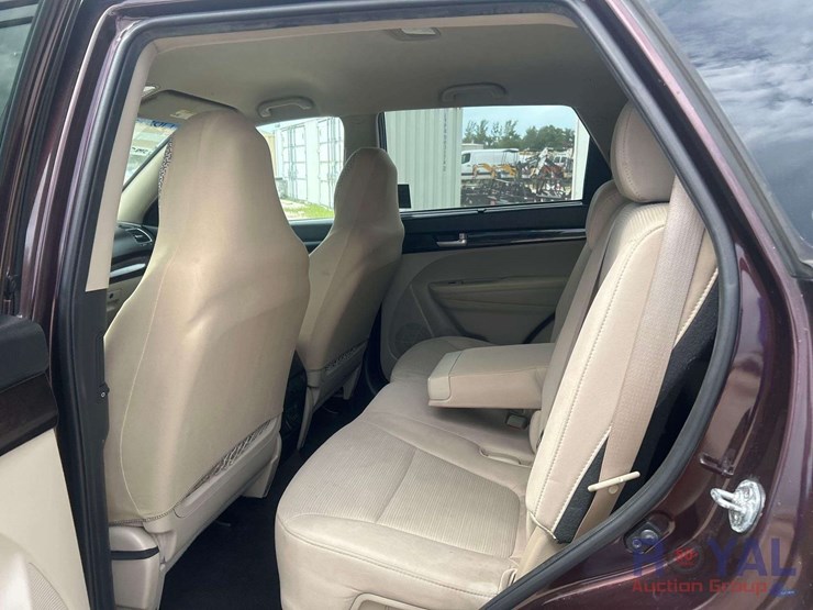 2014-kia-sorento-image-17