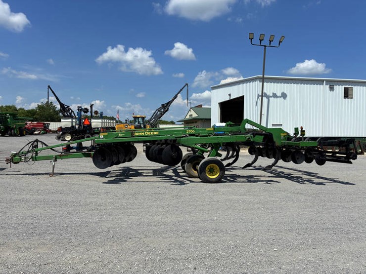 john-deere-2700-image-24