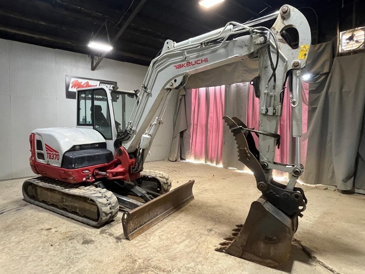 takeuchi-tb370-image-7