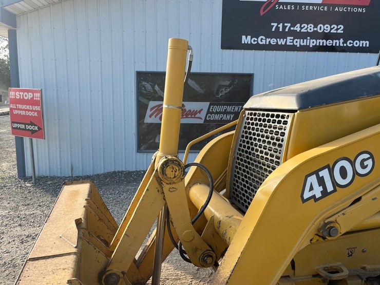 deere-410g-image-11