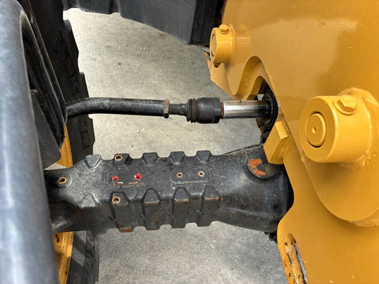 2018-caterpillar-th408d-image-62