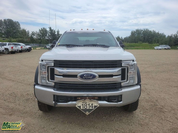 2018-ford-f550-image-17