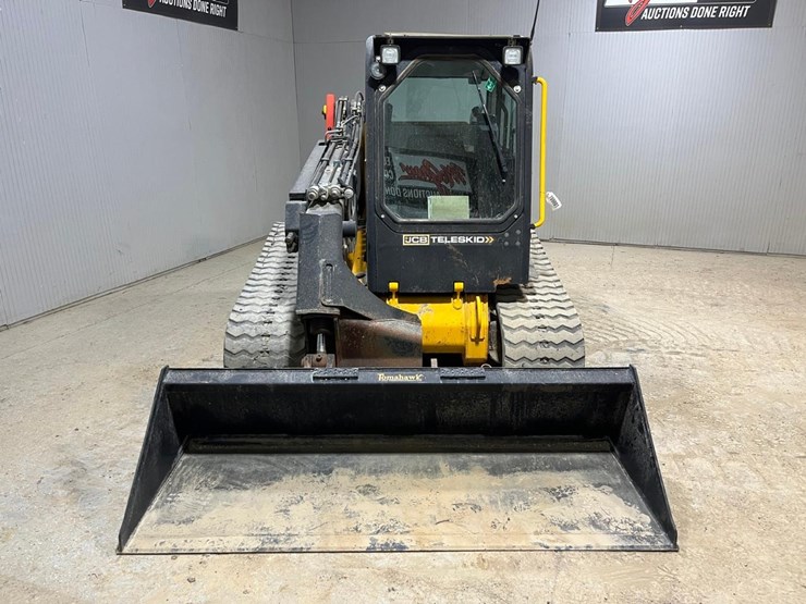 2018-jcb-3ts-8t-image-8