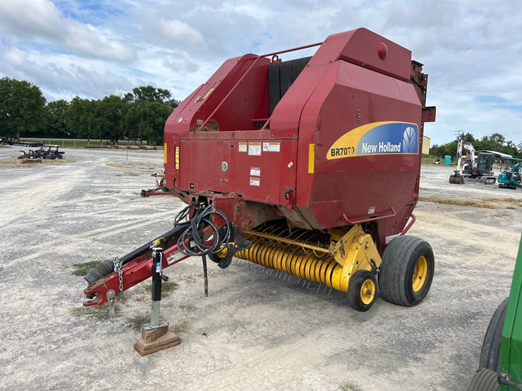 new-holland-br7070-image-3