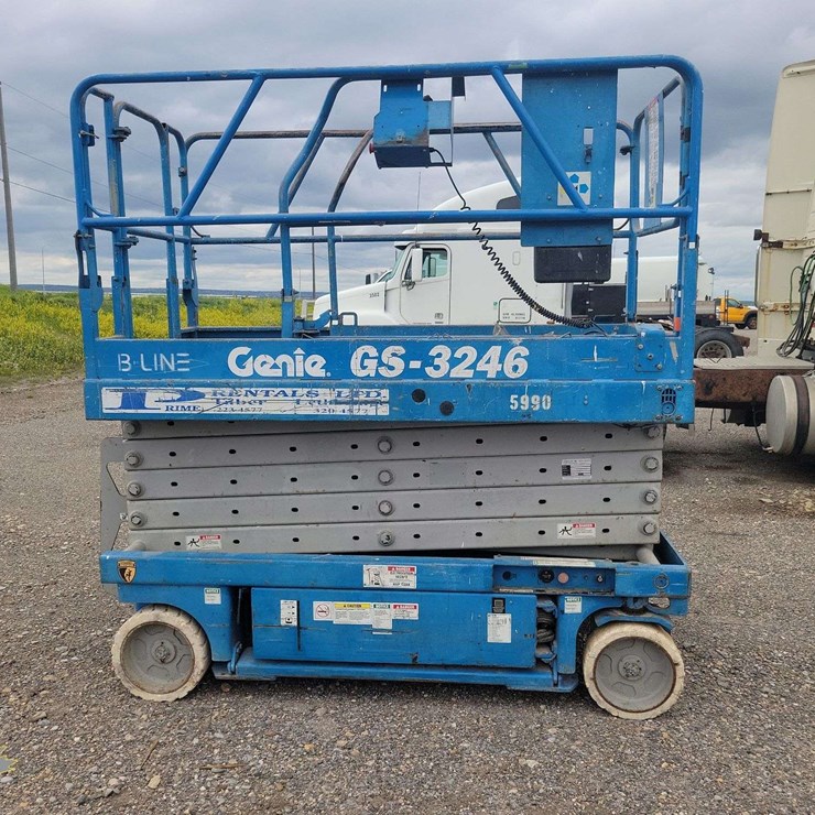 1999 GENIE GS3246