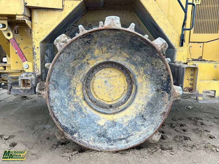 2016-caterpillar-836k-image-12