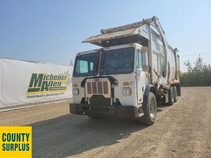 2020-peterbilt-520-image-1
