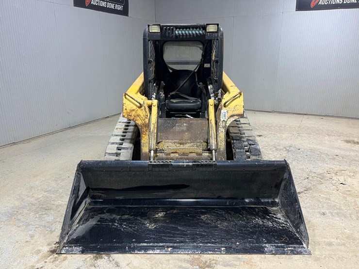 deere-ct322-image-8