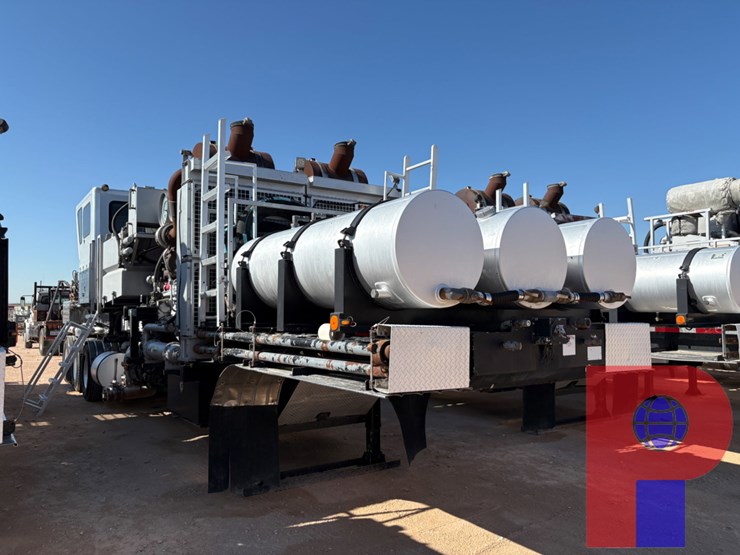 2012-cryogenic-vessel-alternatives-3-axle-15k-2,000-hp-double-pumper-trailer-image-3