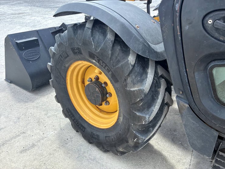 2018-caterpillar-th408d-image-65