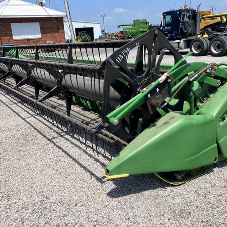 2009 JOHN DEERE 630F