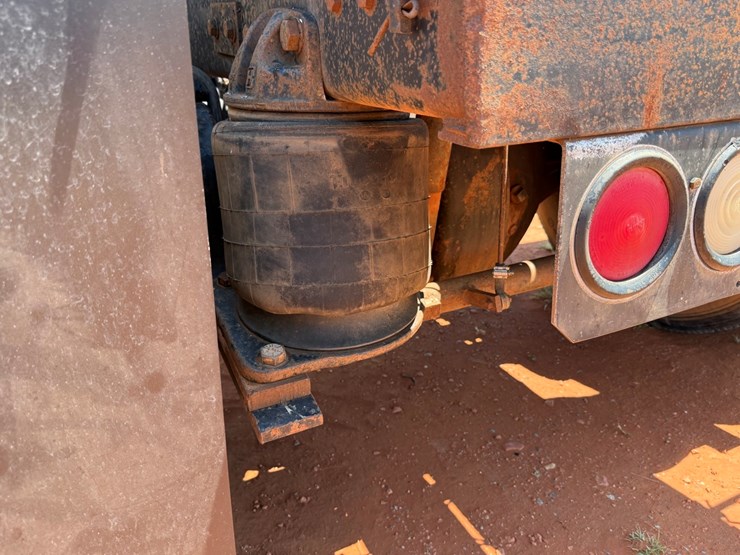 1990-kenworth-t400-image-12