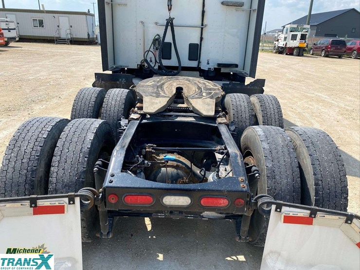 2020-peterbilt-579-image-8