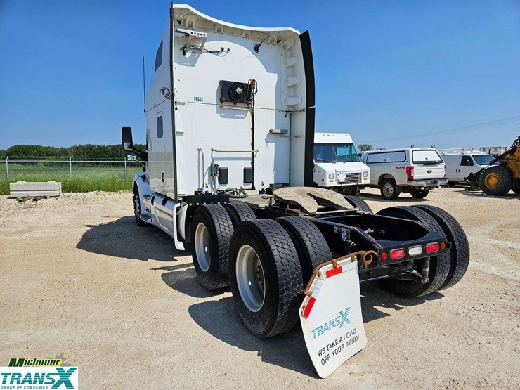 2020-peterbilt-579-image-3