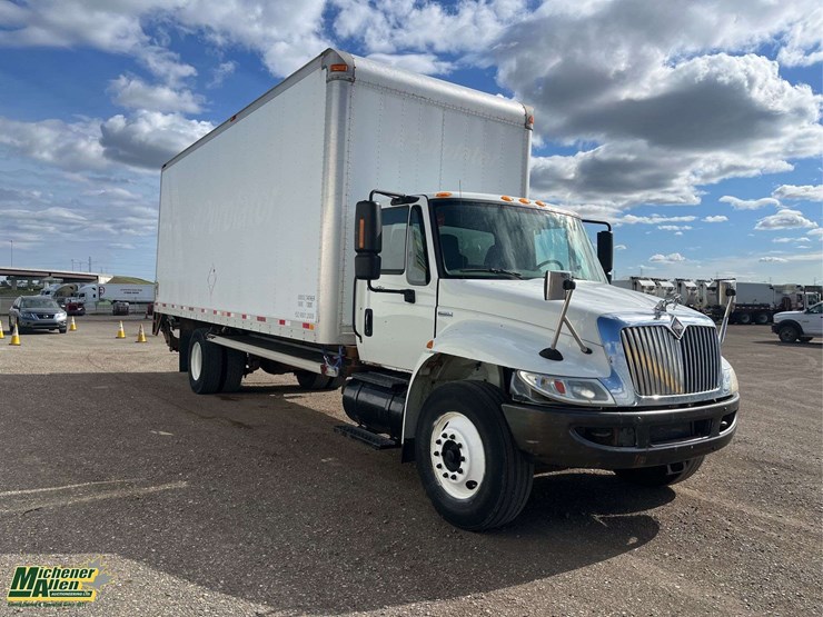 2009-international-durastar-4300-image-2